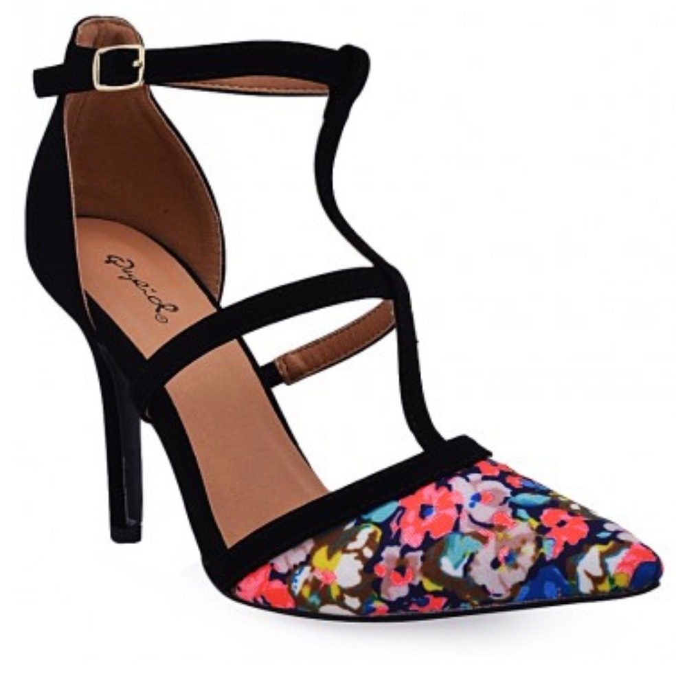 Charlotte Russe Flora T-Strap Heels Size 7